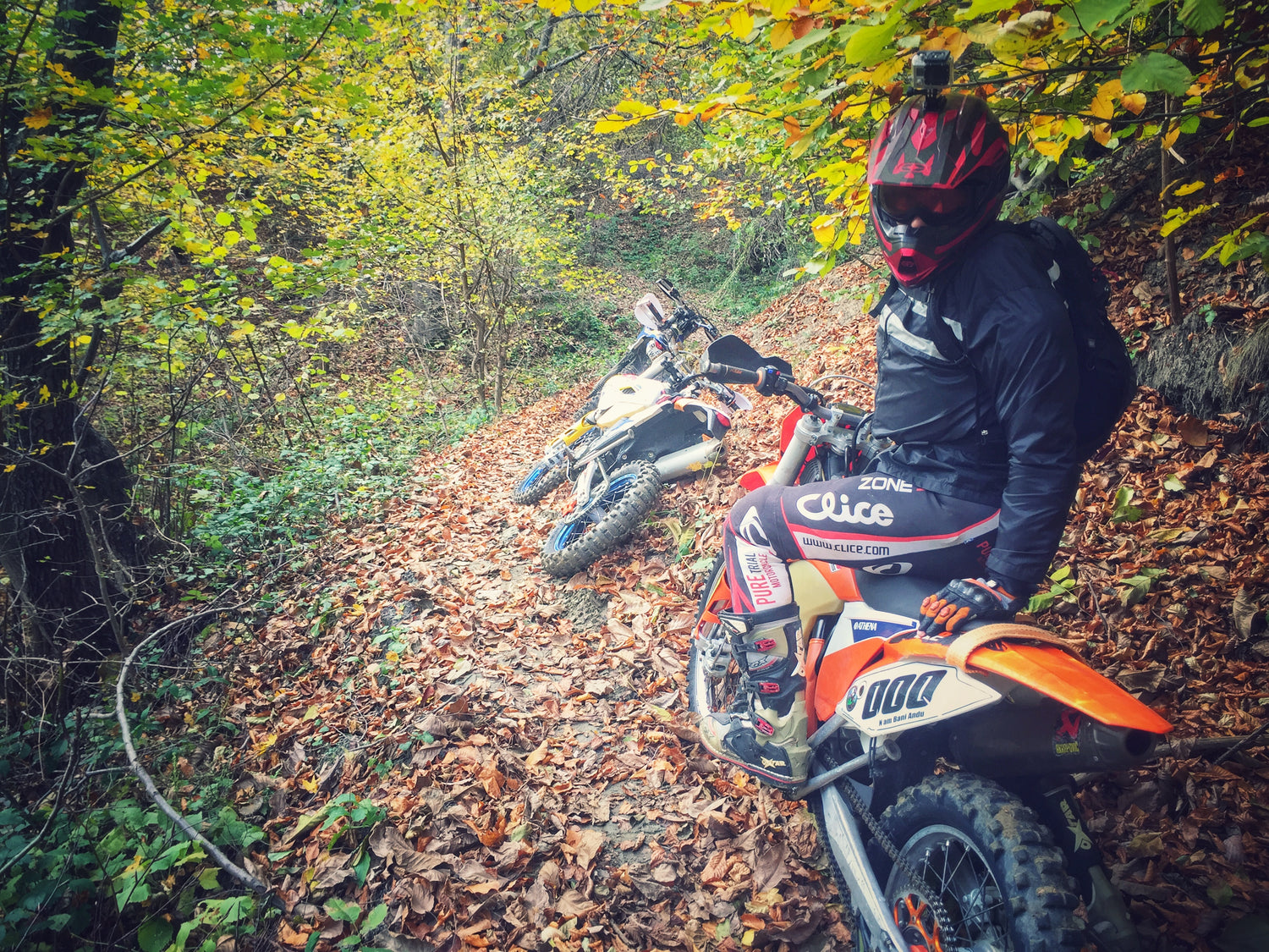 Team Hippo Hands enduro riding in Romania!